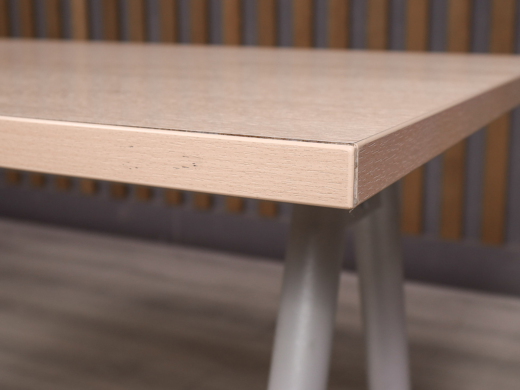 Стол эргономичный ДСП Клен Россия (232571-20105)