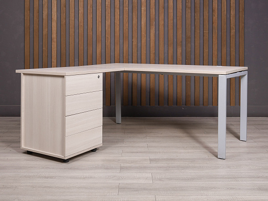 Стол с тумбой ДСП Дуб Россия