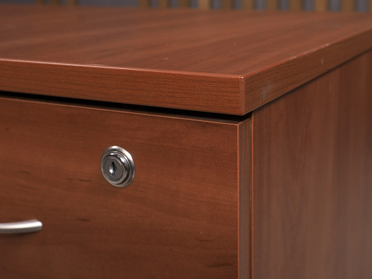 Тумба приставная ДСП Вишня Россия