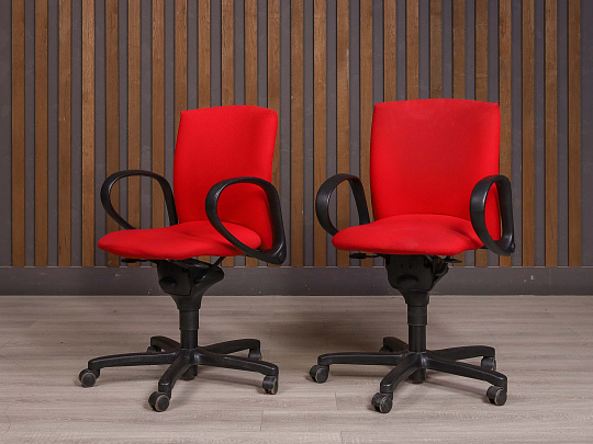 Офисное кресло Ткань Красный Россия