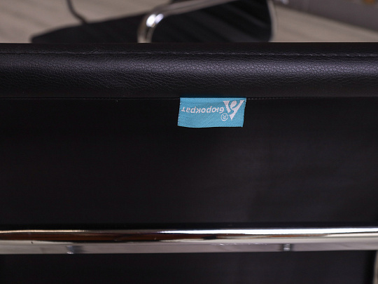 Конференц-кресло Бюрократ Искусственная кожа Чёрный Россия