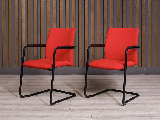 Конференц-кресло Ткань Красный Россия