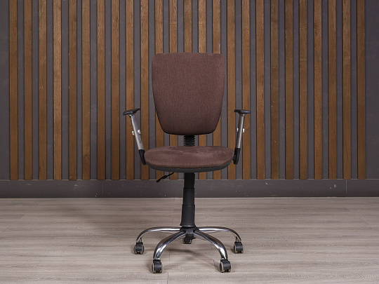 Офисное кресло Ткань Коричневый Россия