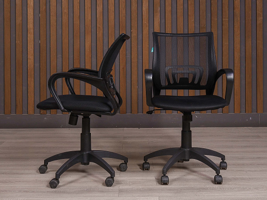 Офисное кресло Бюрократ Ткань Чёрный Россия