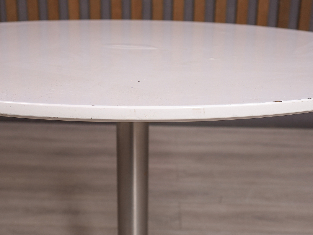 Стол для переговоров ДСП Белый Россия (1261-07115)