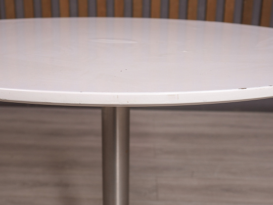 Стол для переговоров ДСП Белый Россия