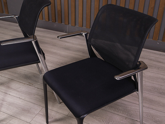 Конференц-кресло Vitra MedaSlim Ткань Чёрный Швейцария