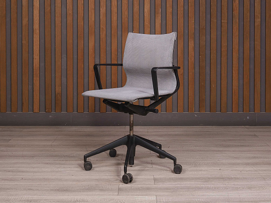 Офисное кресло Vitra Ткань Серый Швейцария