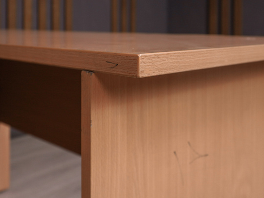 Стол с тумбой ДСП Клен Россия