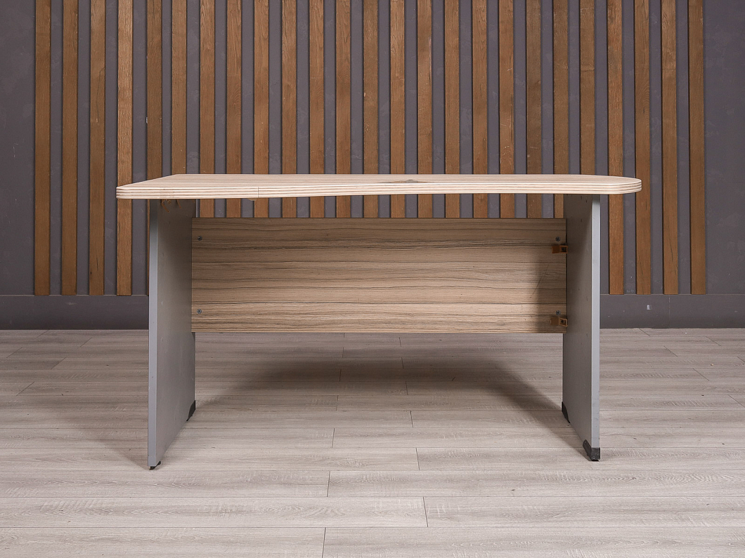 Стол эргономичный Berlin ДСП Орех Россия (232511-08105)