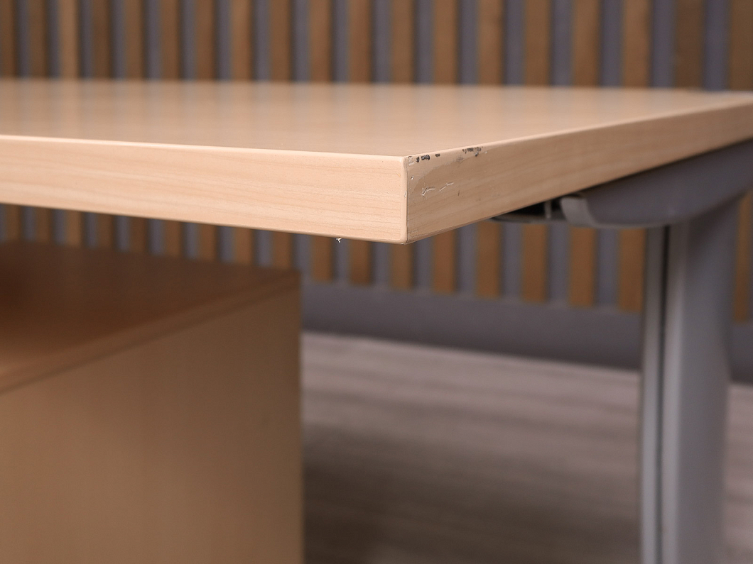 Стол с тумбой Steelcase ДСП Клен США (2157-14045)