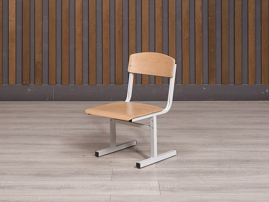 Офисный стул ДСП Бук Россия