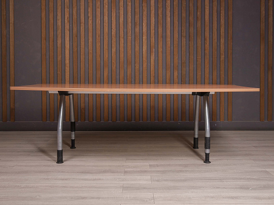 Стол для переговоров ДСП Ольха Россия