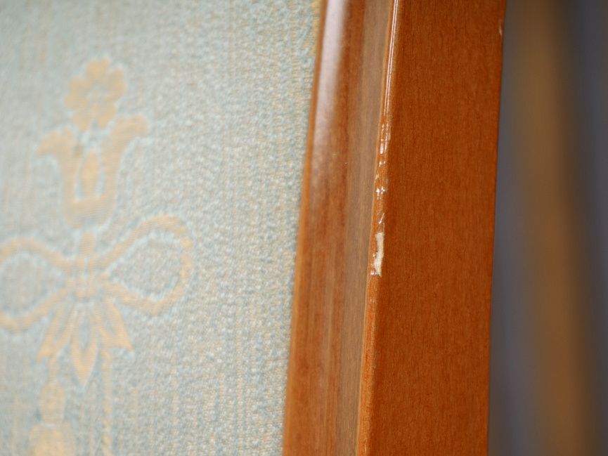 Конференц кресло на ножках Дерево; Ткань Орех Италия (3370-04103)