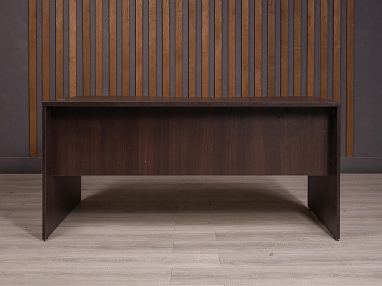 Стол эргономичный ДСП Венге Россия