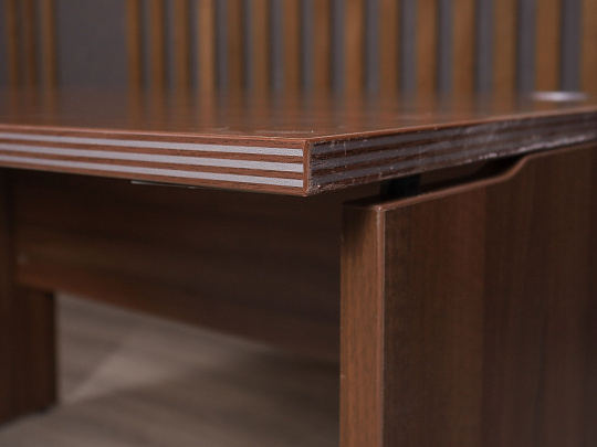 Стол эргономичный ДСП Ясень шимо Россия