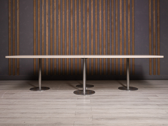 Стол для переговоров ДСП Дуб Россия