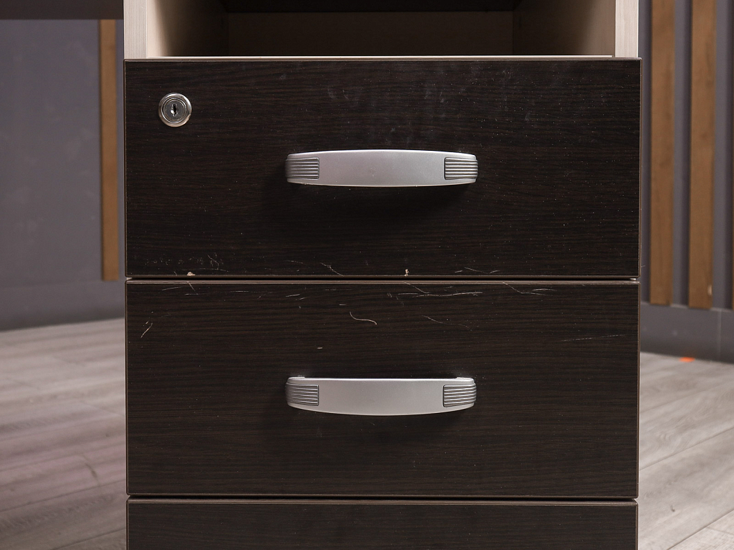 Кабинет руководителя Berlin ДСП Венге Россия (1154-02105)