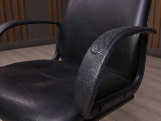 Конференц-кресло CHAIRMAN Искусственная кожа Чёрный Россия