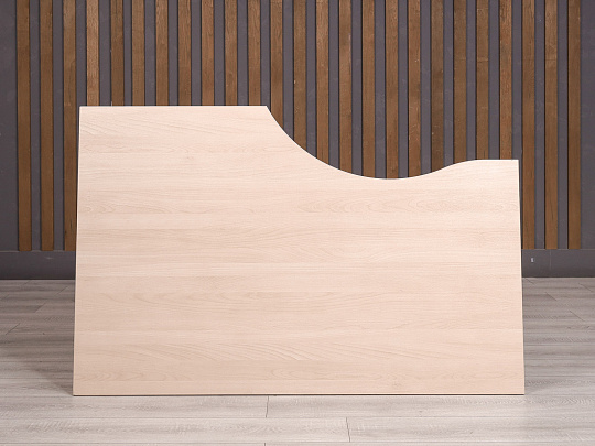 Стол эргономичный ДСП Клен Россия