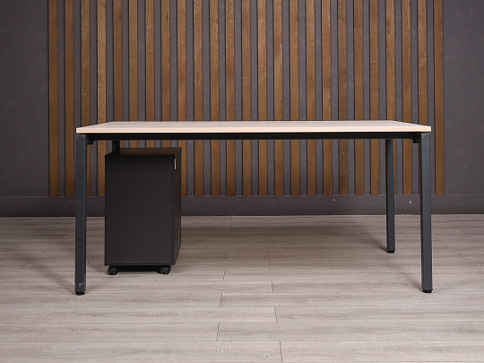 Стол с тумбой ДСП Дуб Россия