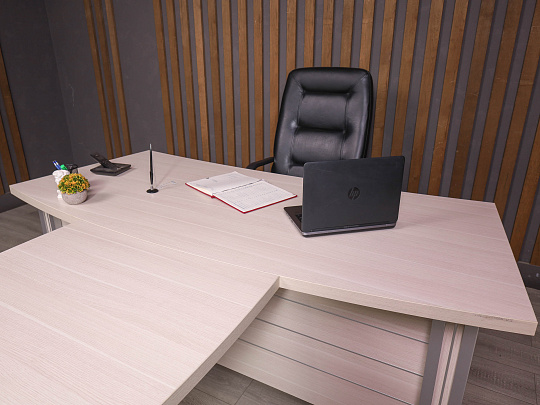 Кабинет руководителя ДСП Дуб Россия