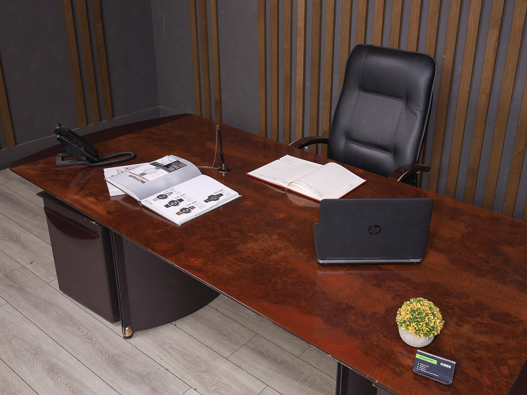 Стол руководителя ДСП Орех Россия (1351-21085)