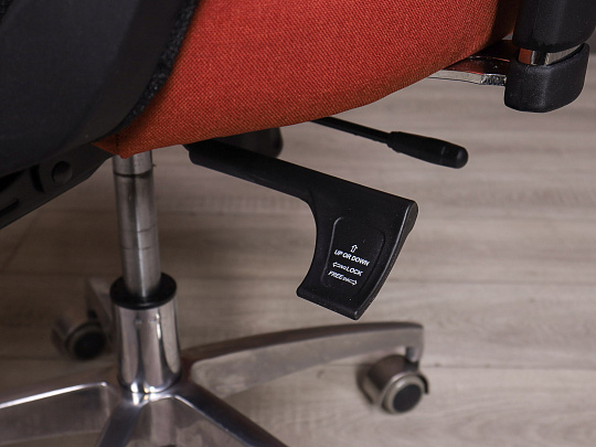 Кресло руководителя Ткань Красный Россия