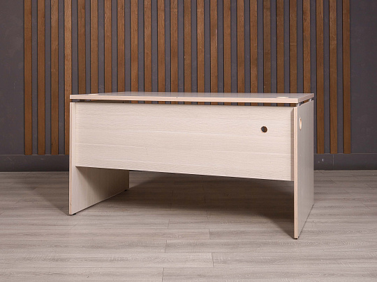 Стол прямоугольный ДСП Дуб Россия