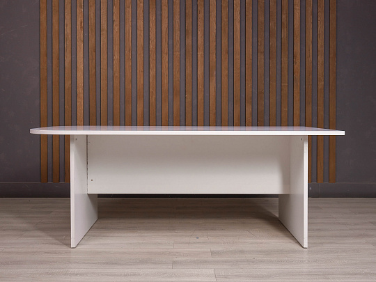 Стол для переговоров ДСП Белый Россия