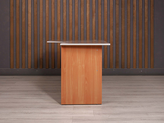 Стол эргономичный ДСП Ясень шимо Россия