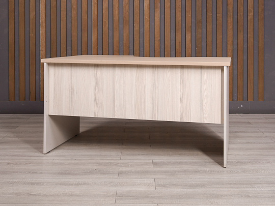 Стол эргономичный ДСП Клен Россия