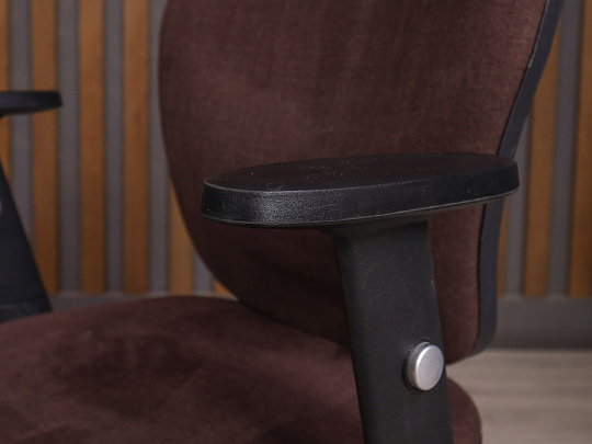 Офисное кресло Ткань Коричневый Россия