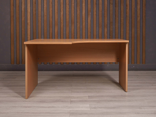 Стол эргономичный ДСП Клен Россия