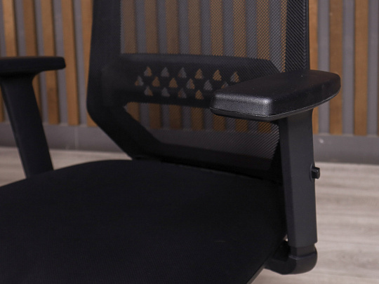 Офисное кресло BURO Ткань Чёрный Россия