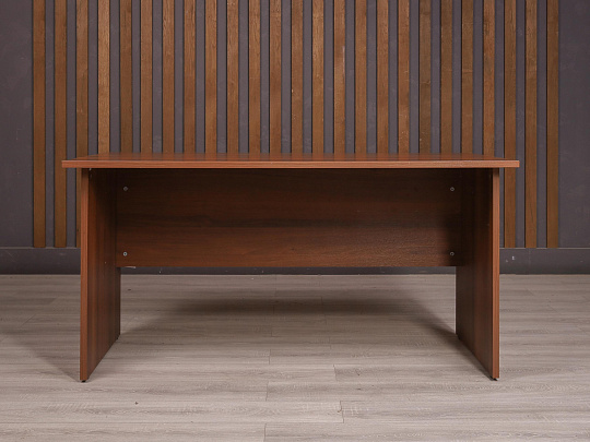 Стол прямоугольный ДСП Орех Россия