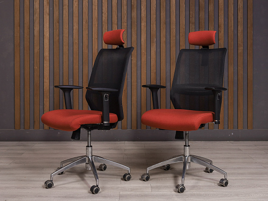 Кресло руководителя Ткань Красный Россия