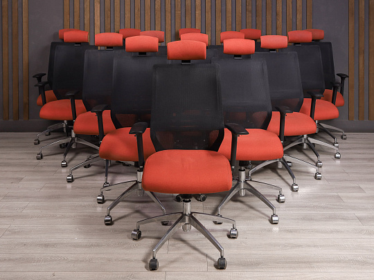 Кресло руководителя Ткань Красный Россия