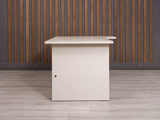 Стол эргономичный ДСП Дуб Россия