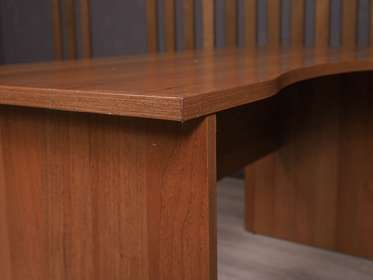 Стол с тумбой ДСП Орех Россия