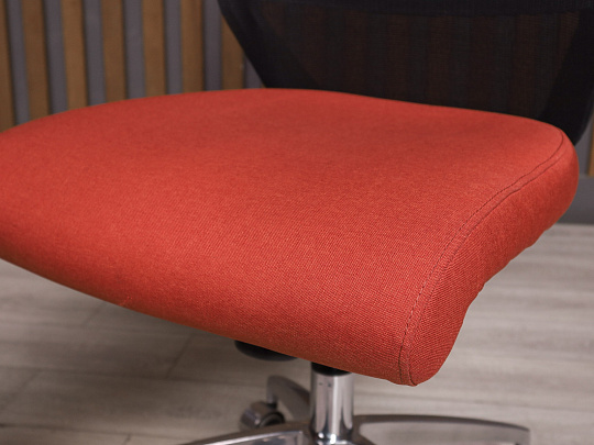 Кресло руководителя Ткань Красный Россия