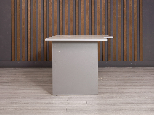 Стол эргономичный ДСП Дуб Россия