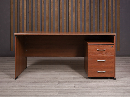 Стол с тумбой ДСП Орех Россия