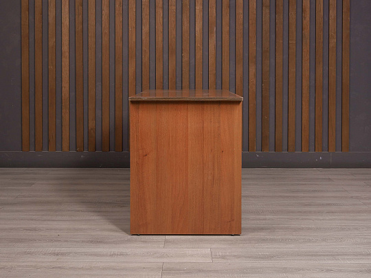 Стол прямоугольный ДСП Орех Россия