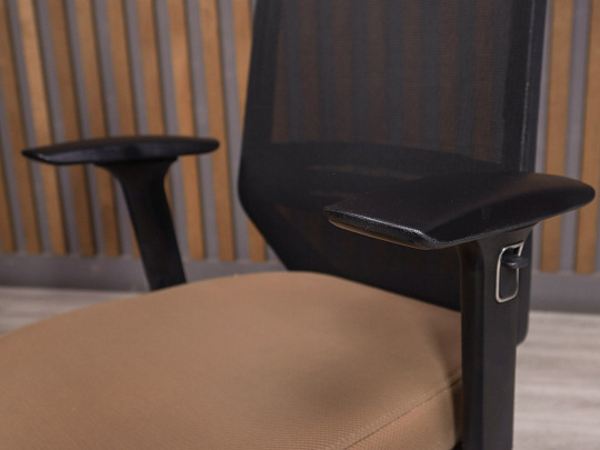 Кресло руководителя Ткань Коричневый Россия