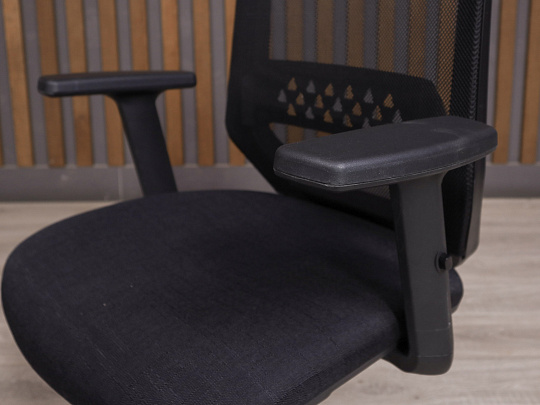 Офисное кресло BURO Ткань Чёрный Россия