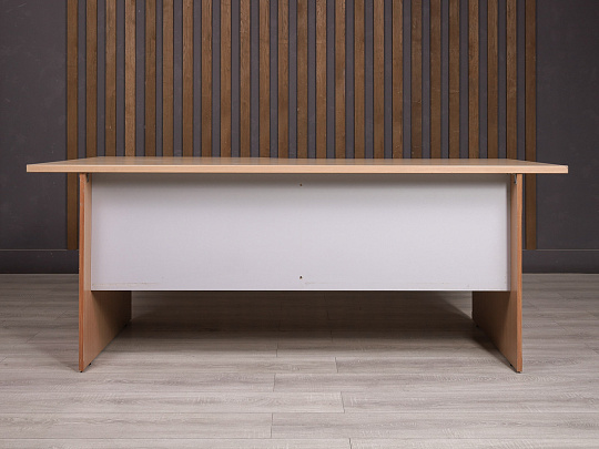 Стол эргономичный ДСП Клен Россия