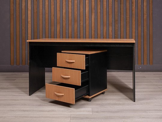 Стол с тумбой ДСП Клен Россия