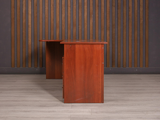 Стол с тумбой ДСП Вишня Россия