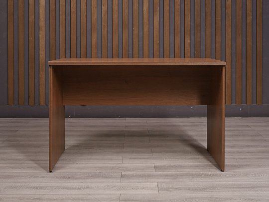 Стол прямоугольный ДСП Орех Россия